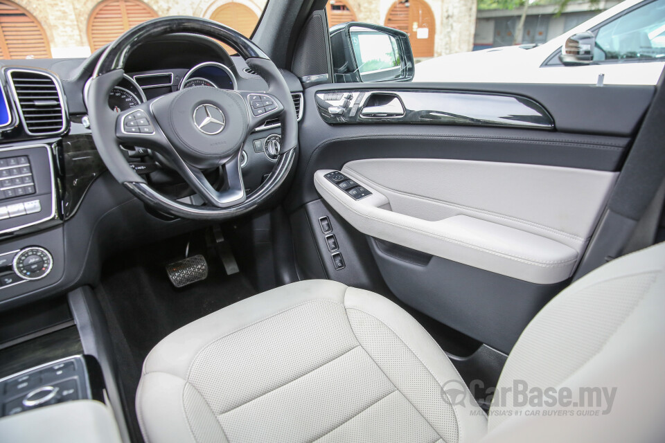 Nissan Navara D23 (2015) Interior