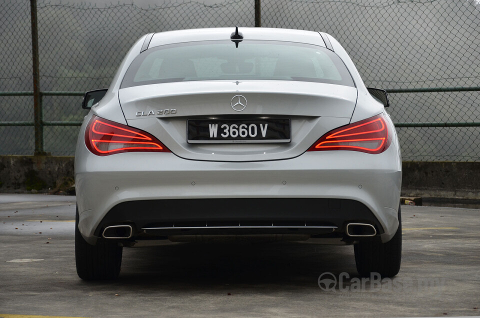 Perodua Aruz D38L (2019) Exterior