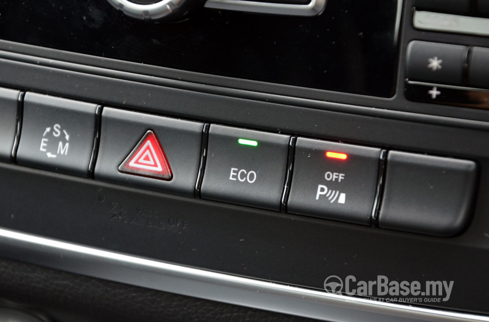 Mercedes-Benz CLA C117 (2014) Interior