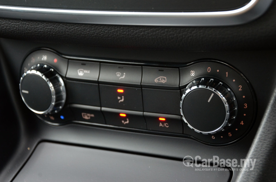 Mercedes-Benz CLA C117 (2014) Interior