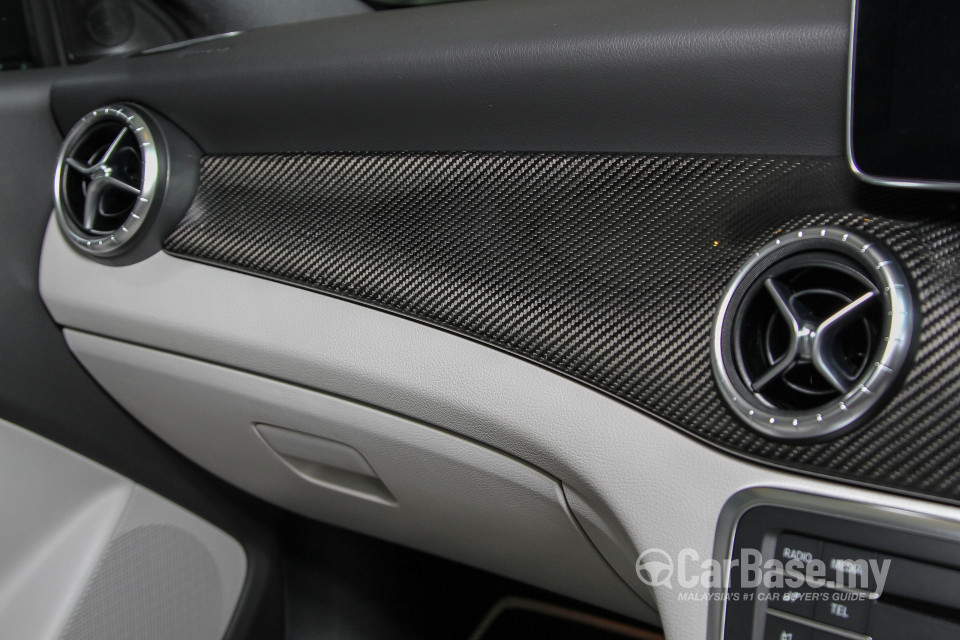 Mercedes-Benz CLA C117 (2014) Interior
