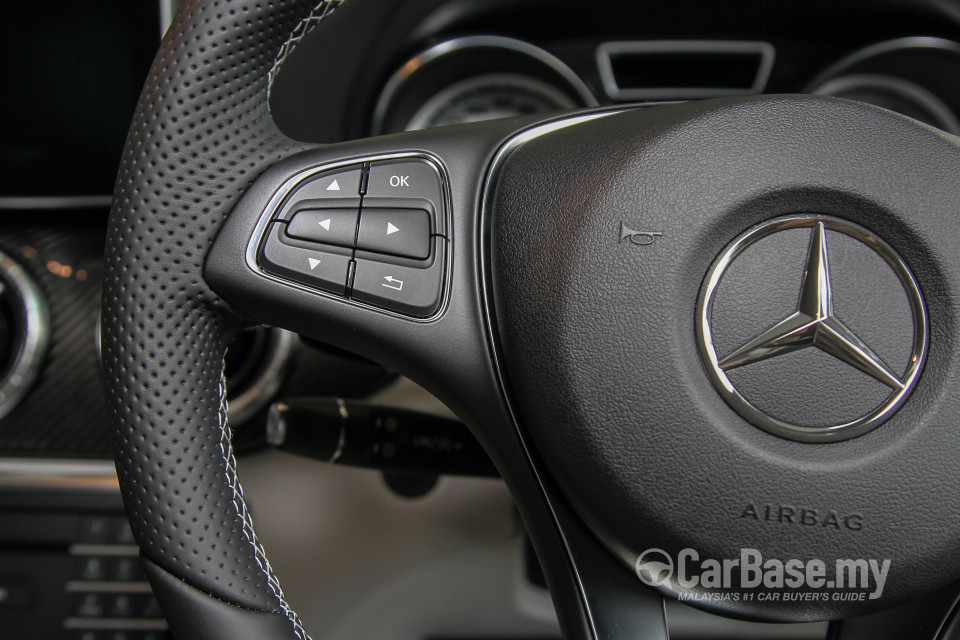 Mercedes-Benz CLA C117 (2014) Interior