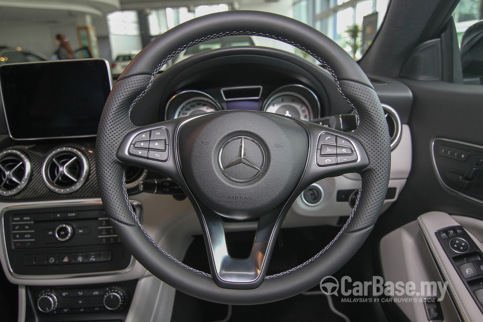 Mercedes-Benz CLA C117 (2014) Interior