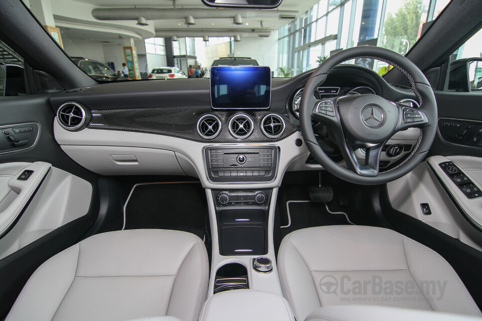 Audi Q5 FY (2019) Interior