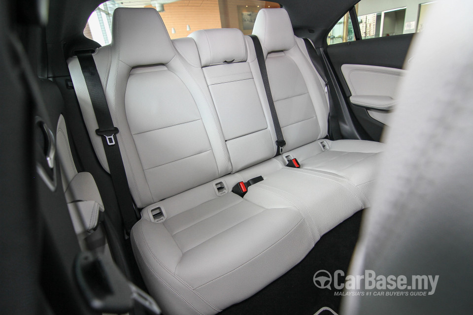 Mercedes-Benz CLA C117 (2014) Interior