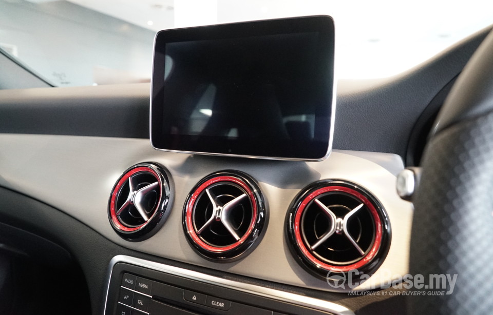 Mercedes-Benz CLA C117 (2014) Interior