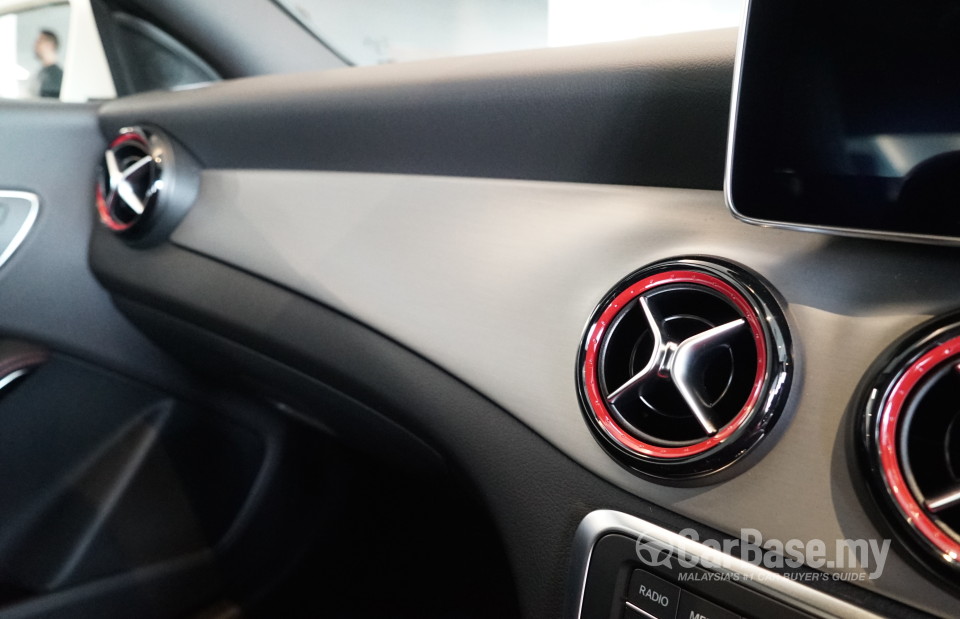 Mercedes-Benz CLA C117 (2014) Interior