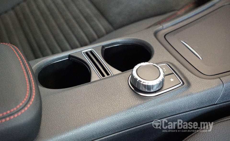 Mercedes-Benz CLA C117 (2014) Interior