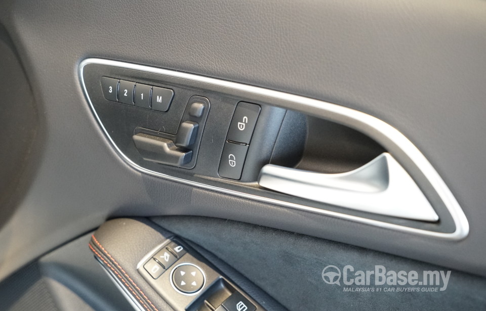 Mercedes-Benz CLA C117 (2014) Interior