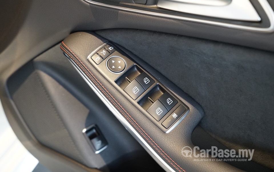 Mercedes-Benz CLA C117 (2014) Interior