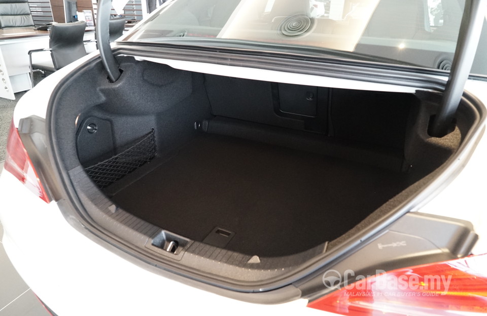 Mercedes-Benz CLA C117 (2014) Interior