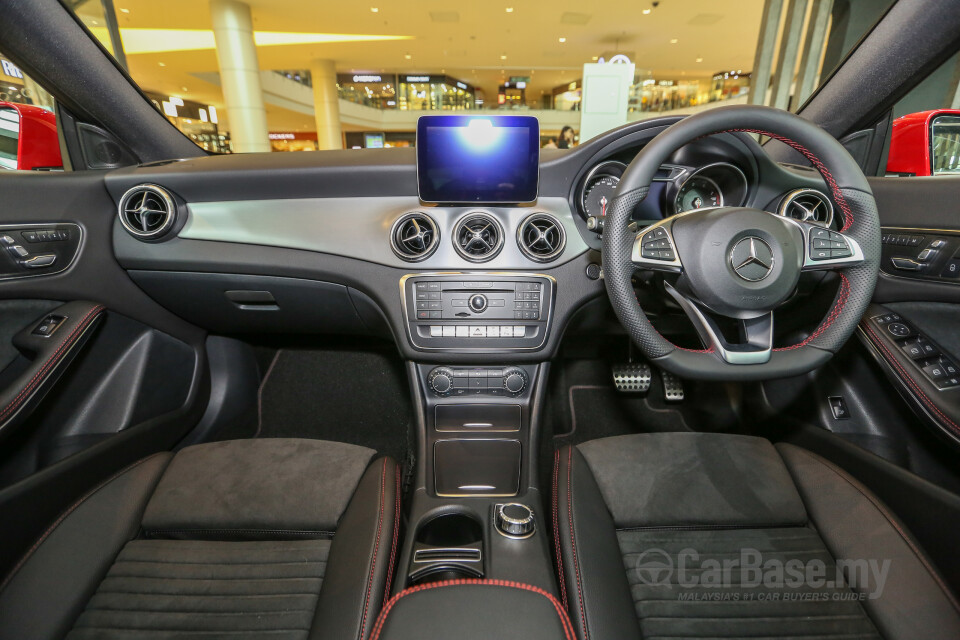 Mercedes-Benz CLS C257 (2018) Interior