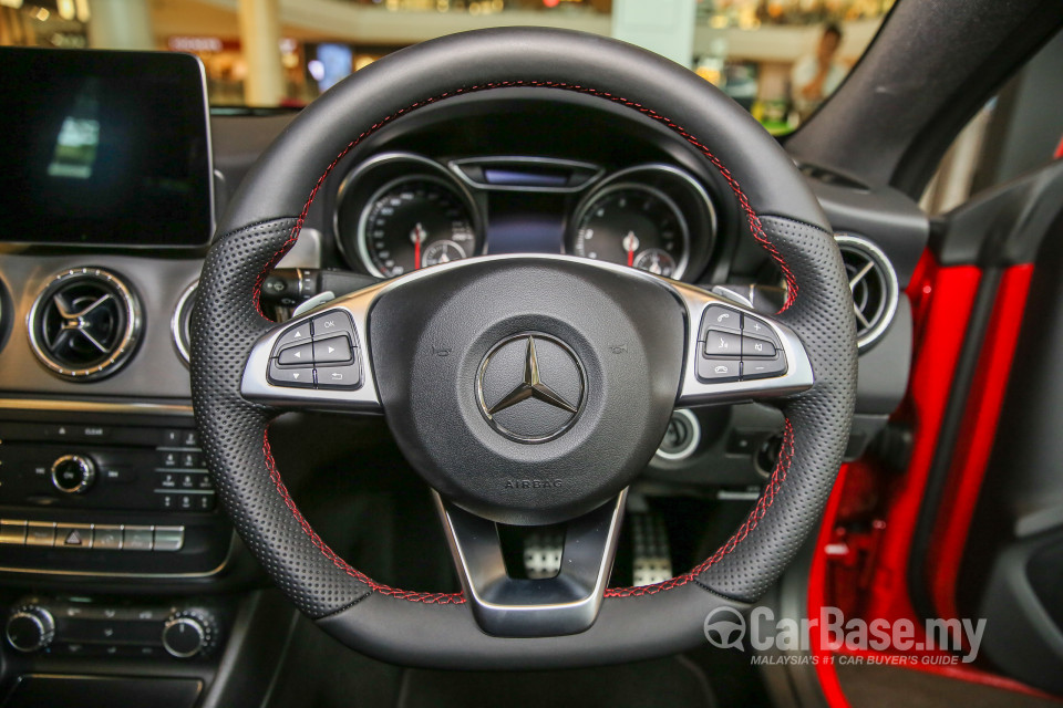 Mercedes-Benz CLA C117 Facelift (2016) Interior