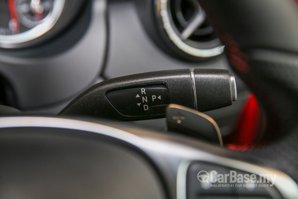 Mercedes-Benz CLA C117 Facelift (2016) Interior