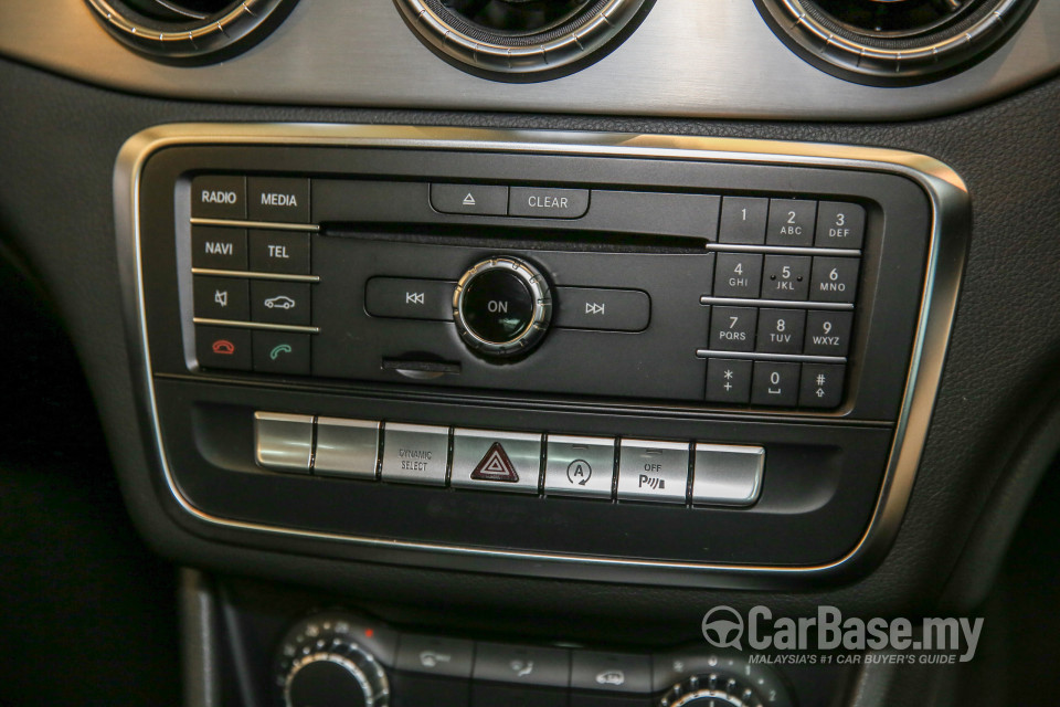 Mercedes-Benz CLA C117 Facelift (2016) Interior