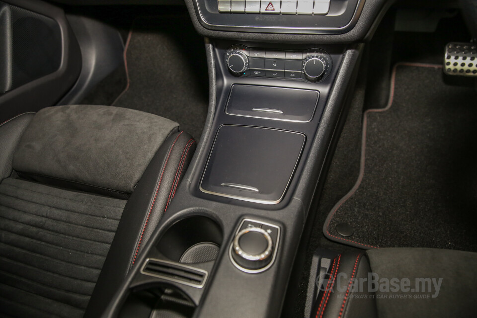 Toyota Fortuner AN160 (2016) Interior