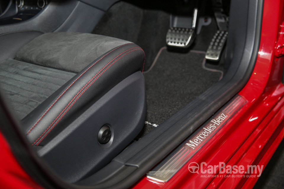 Mercedes-Benz CLA C117 Facelift (2016) Interior