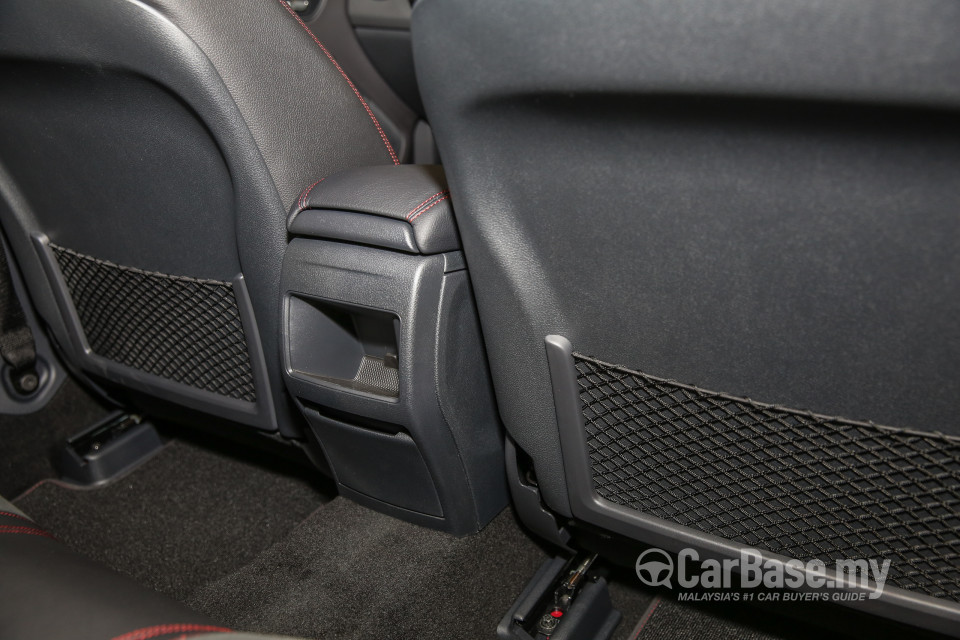 Mercedes-Benz CLA C117 Facelift (2016) Interior