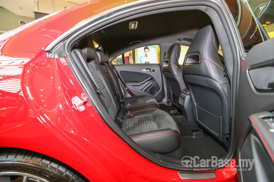 Mercedes-Benz CLA C117 Facelift (2016) Interior