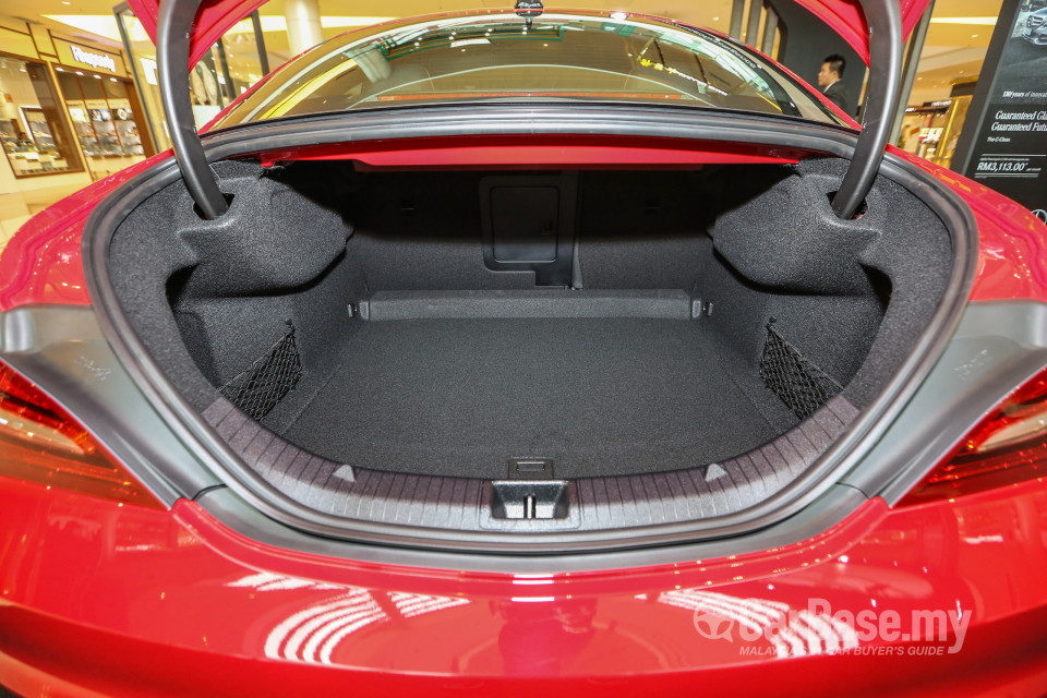 Mercedes-Benz CLA C117 Facelift (2016) Interior