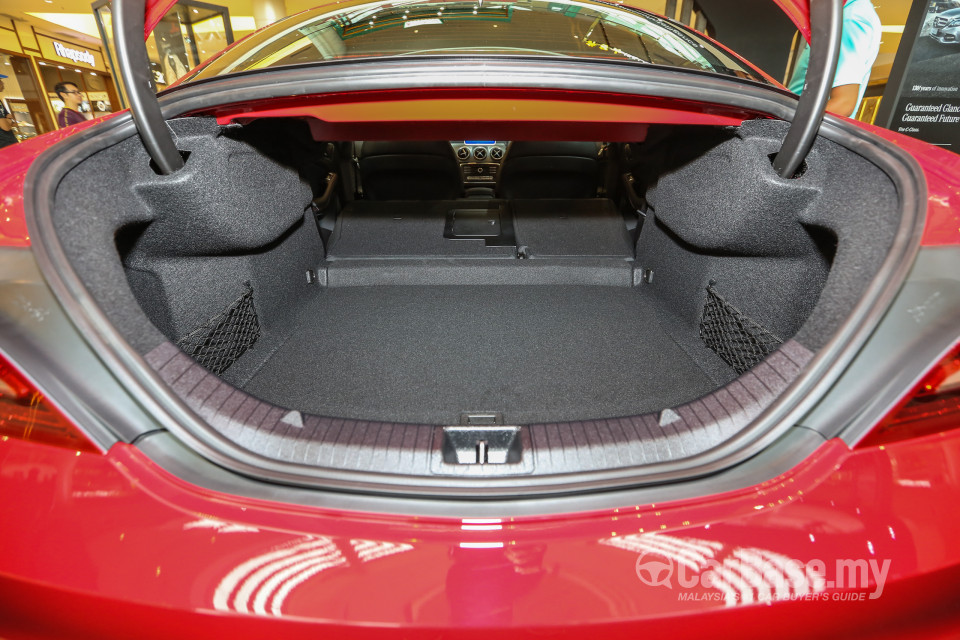 Mercedes-Benz CLA C117 Facelift (2016) Interior
