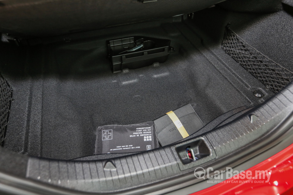 Mercedes-Benz CLA C117 Facelift (2016) Interior
