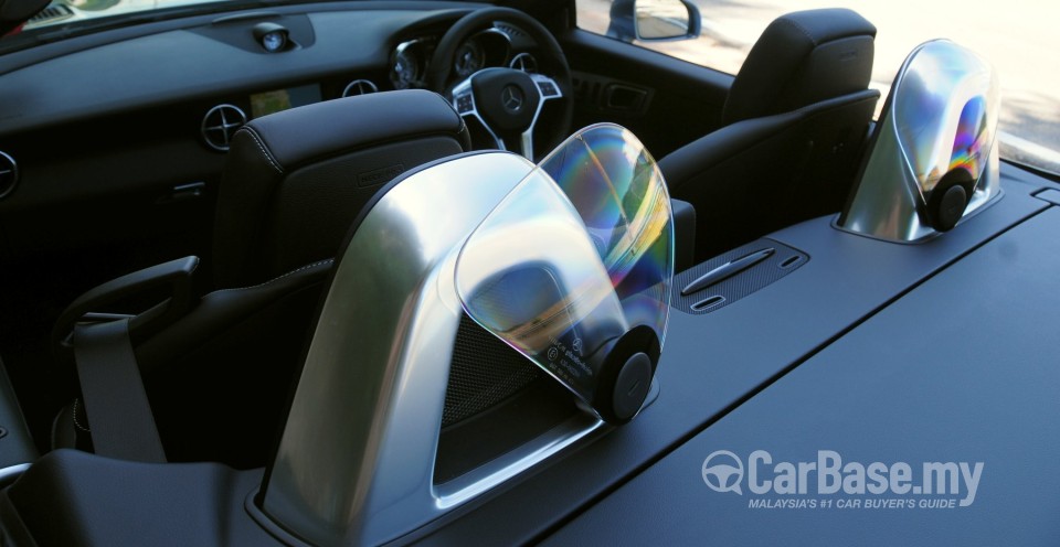 Mercedes-Benz SLC R172 (2012) Interior