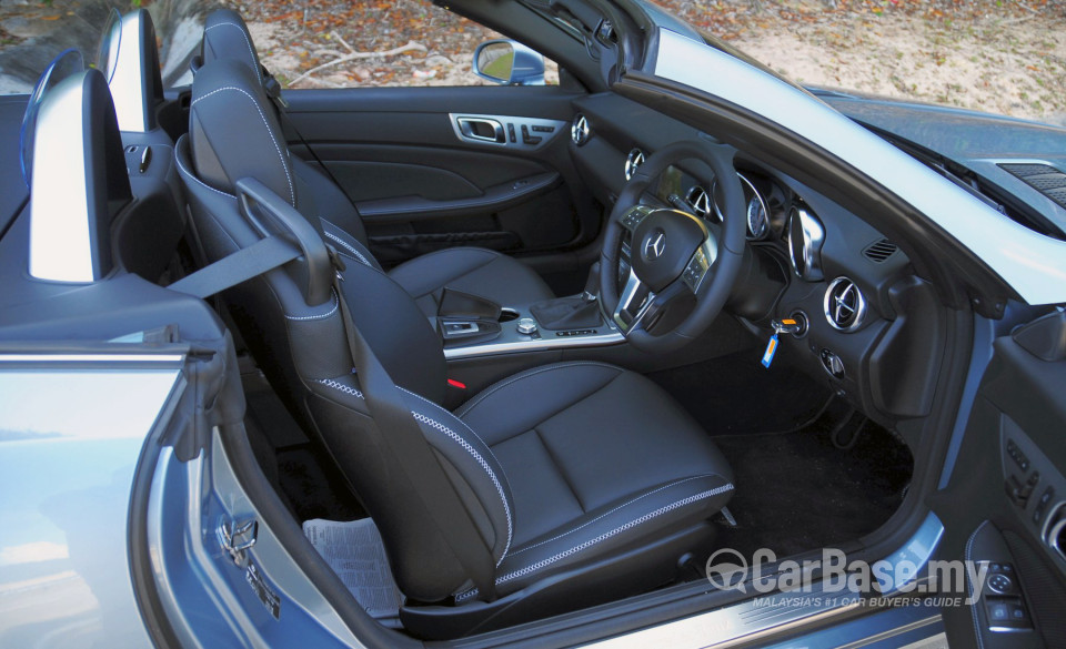Mercedes-Benz SLC R172 (2012) Interior