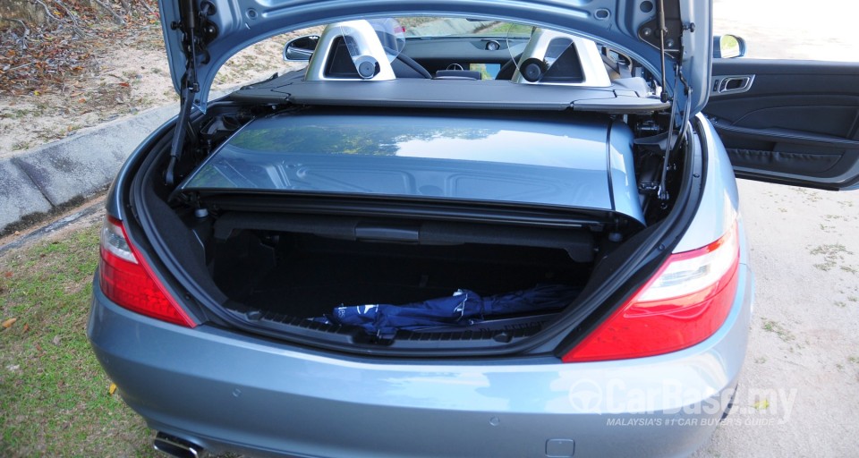 Mercedes-Benz SLC R172 (2012) Interior
