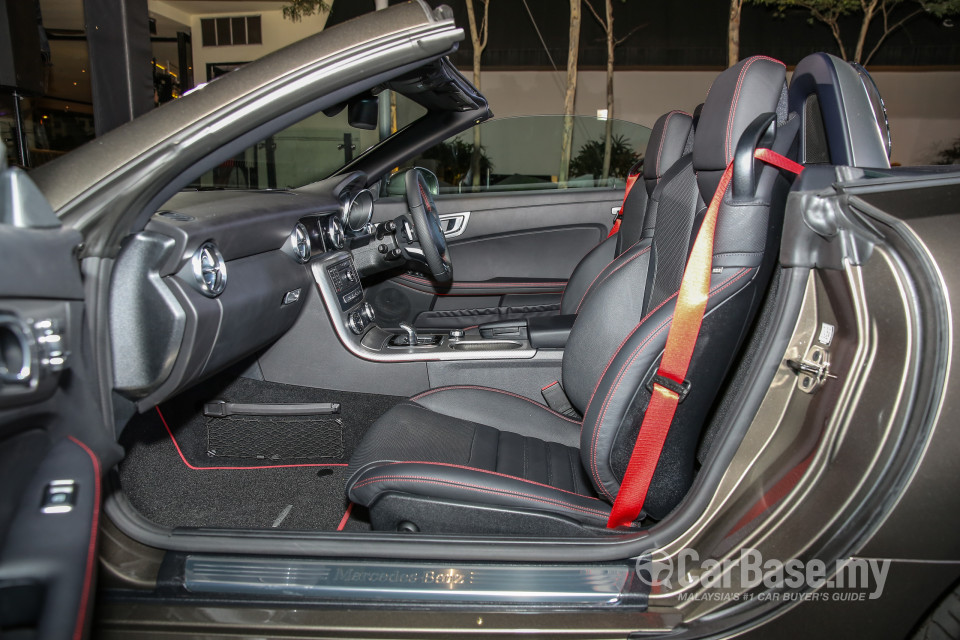 Mercedes-Benz SLC R172 Facelift (2016) Interior