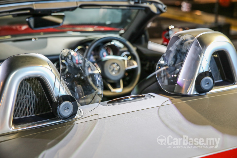 Mercedes-Benz SLC R172 Facelift (2016) Interior
