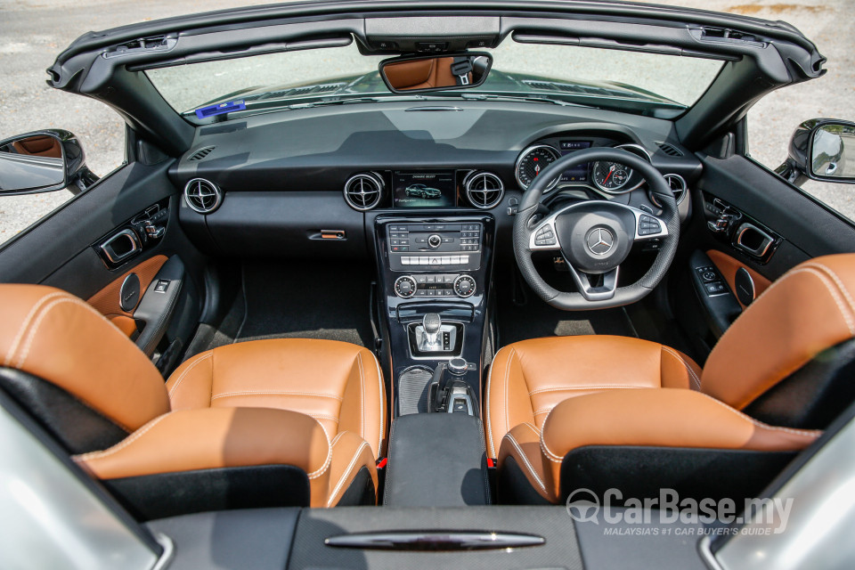 Mercedes-Benz SLC R172 Facelift (2016) Interior