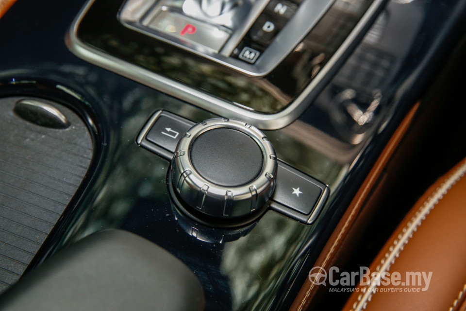 Mercedes-Benz SLC R172 Facelift (2016) Interior