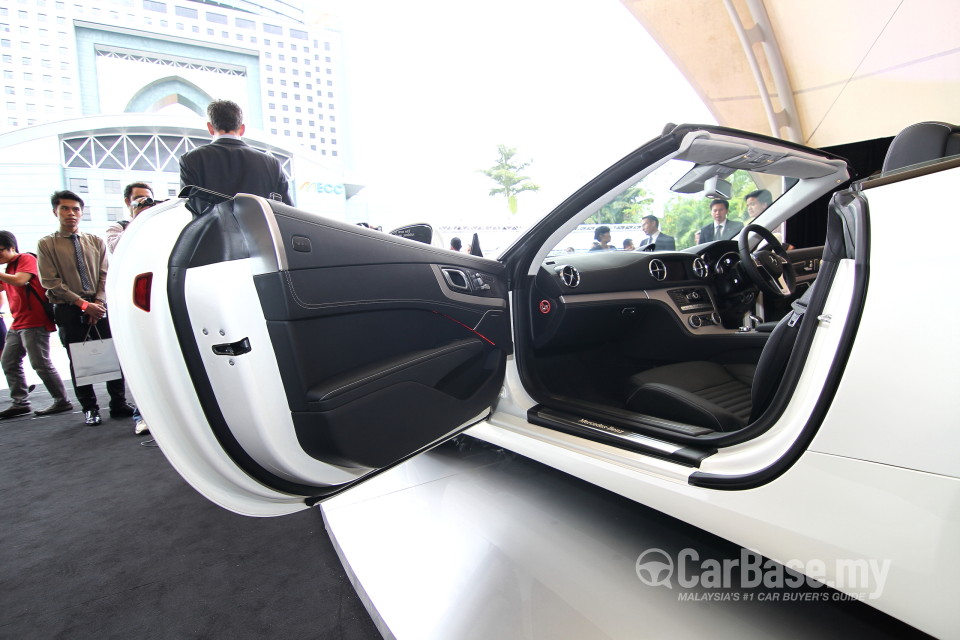 Mercedes-Benz SL-Class R231 (2012) Interior
