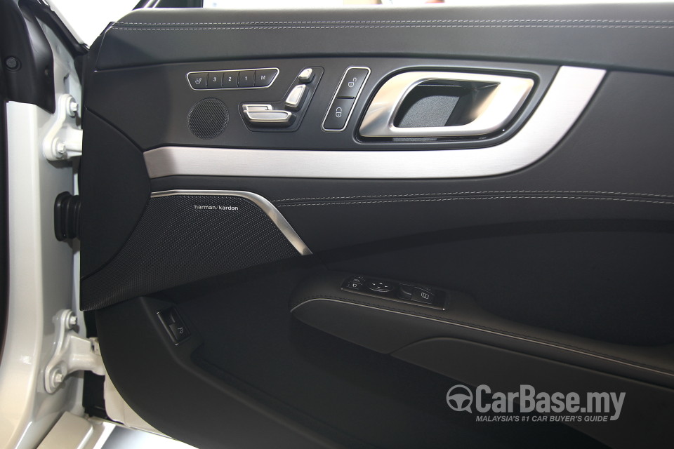 Mercedes-Benz SL-Class R231 (2012) Interior