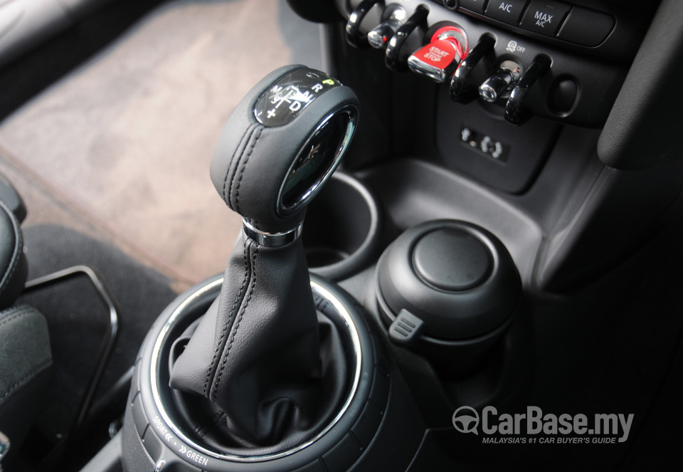 MINI 3 Door F56 (2014) Interior