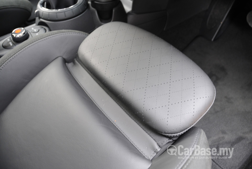 MINI 3 Door F56 (2014) Interior