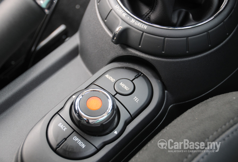 MINI 3 Door F56 (2014) Interior