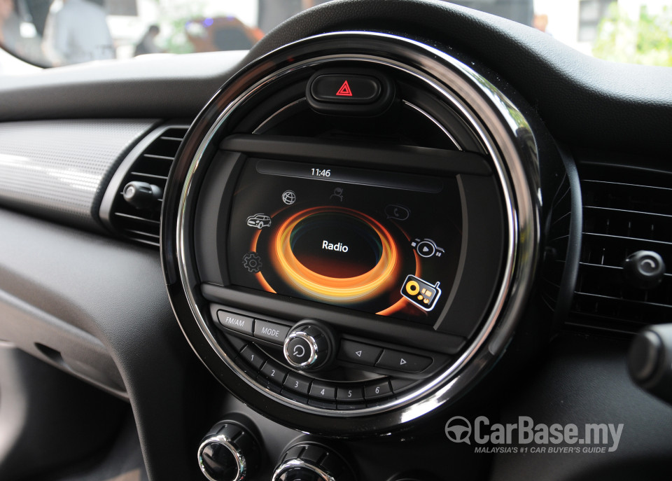 MINI 3 Door F56 (2014) Interior