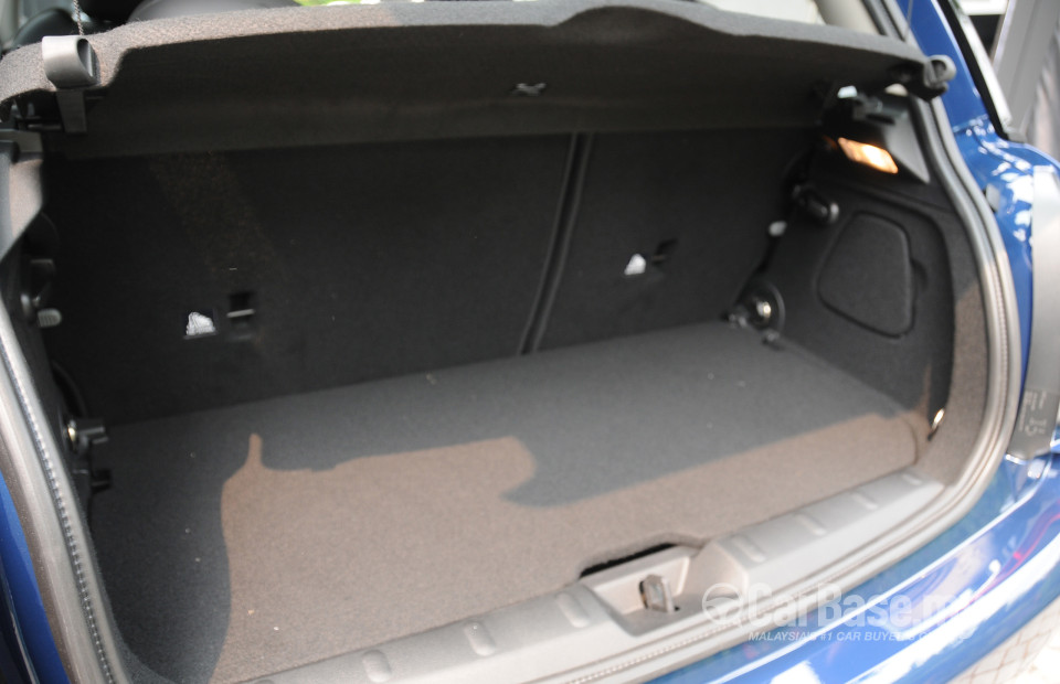 MINI 3 Door F56 (2014) Interior