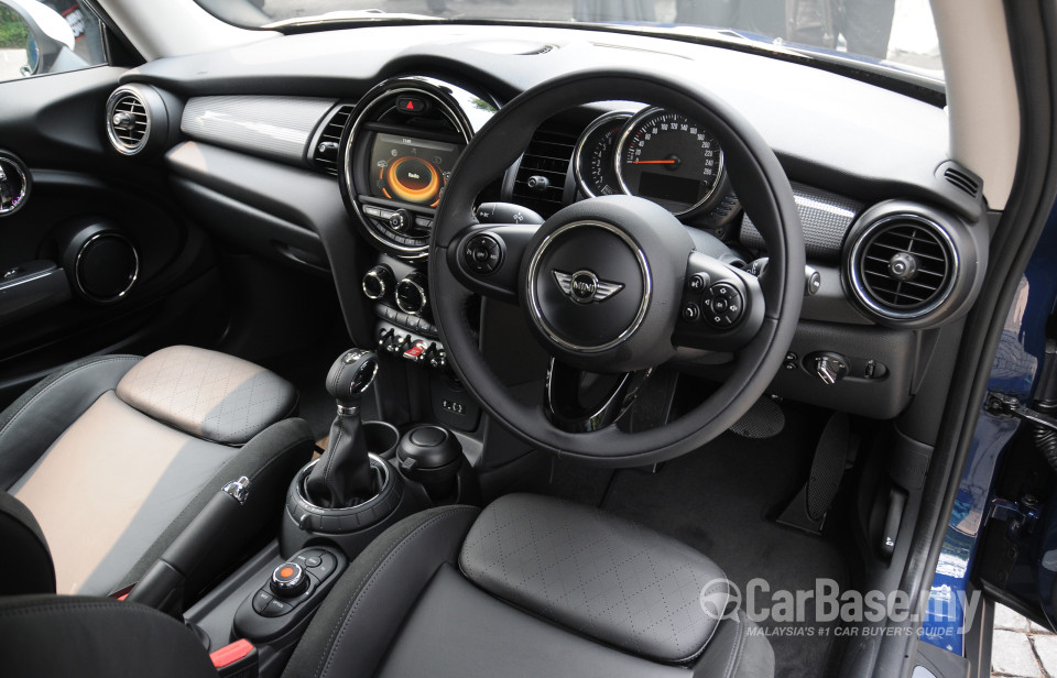 MINI 3 Door F56 (2014) Interior
