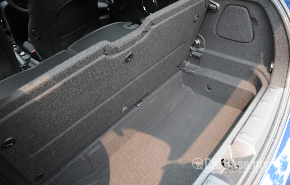 MINI 3 Door F56 (2014) Interior