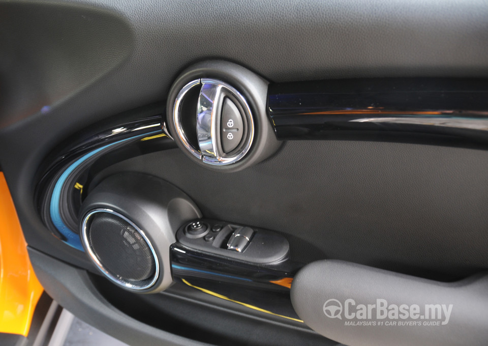 MINI 3 Door F56 (2014) Interior