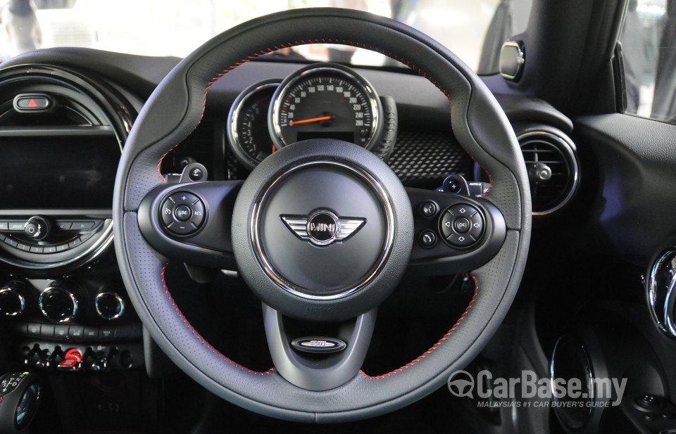MINI 3 Door F56 (2014) Interior