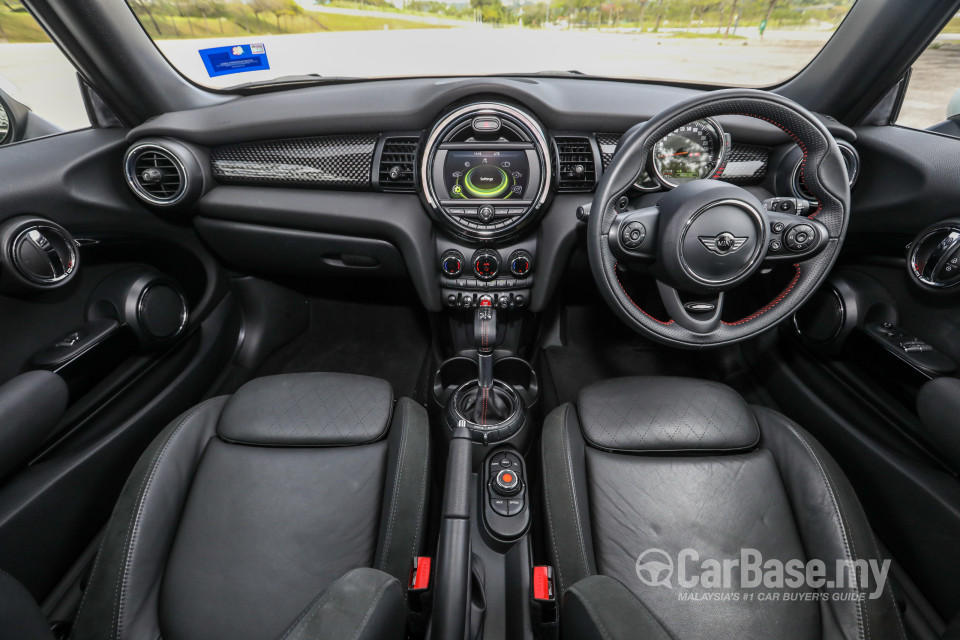 MINI 3 Door F56 (2014) Interior