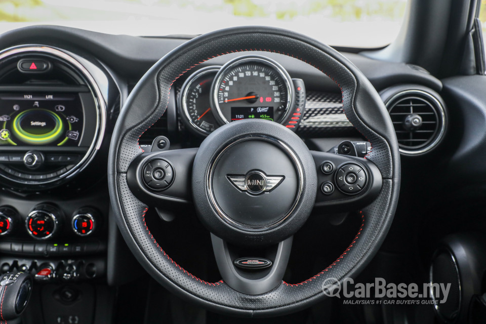 MINI 3 Door F56 (2014) Interior
