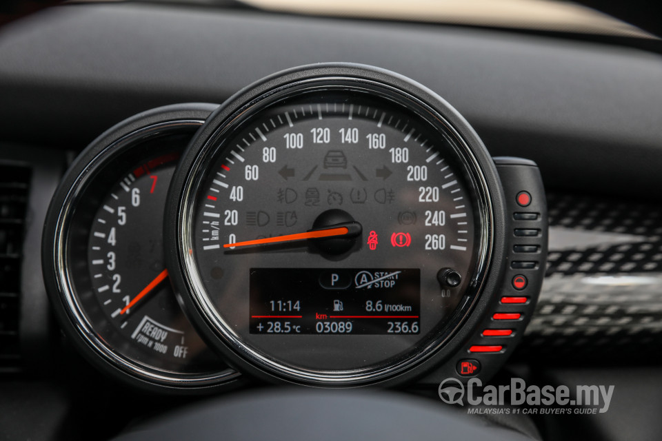 MINI 3 Door F56 (2014) Interior