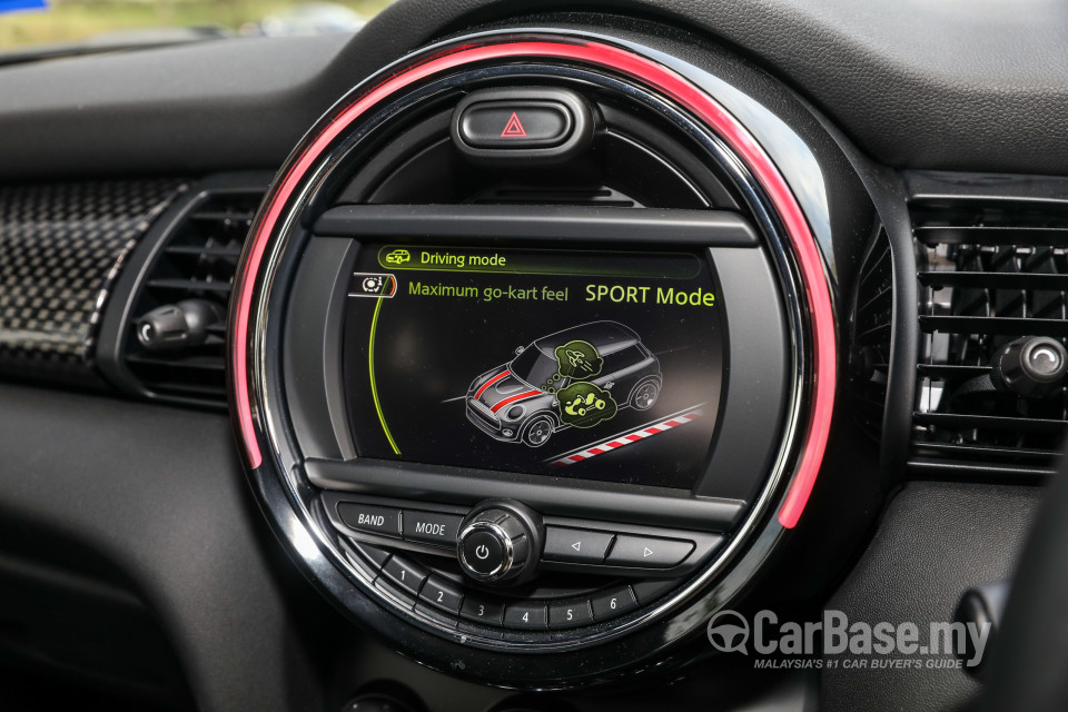 MINI 3 Door F56 (2014) Interior