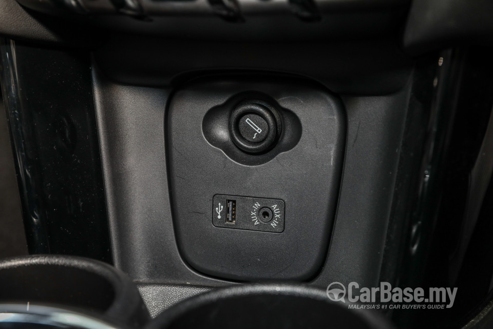 MINI 3 Door F56 (2014) Interior