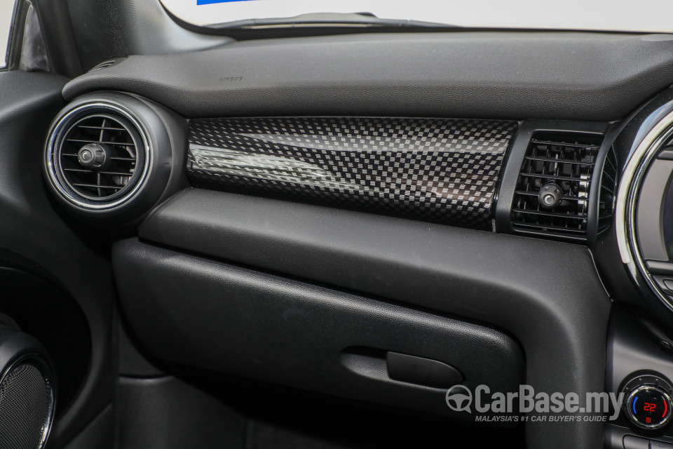 MINI 3 Door F56 (2014) Interior